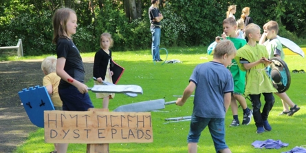 Børn på dystepladsen ved Solbjergskolen