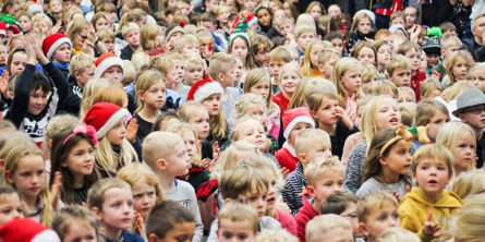 Samling af børn på Solbjergskolen